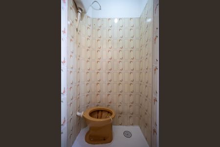 Apartamento à venda com 72m², 2 quartos e sem vaga Apartamento à venda com 72m², 2 quartos e sem vagaBanheiro de Serviço