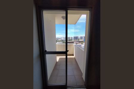 Apartamento à venda com 64m², 2 quartos e 1 vaga Apartamento à venda com 64m², 2 quartos e 1 vagaVista da Sacada