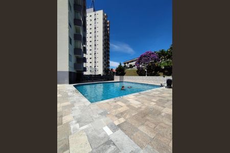 Apartamento à venda com 64m², 2 quartos e 1 vaga Apartamento à venda com 64m², 2 quartos e 1 vagaÁrea Comum Piscina