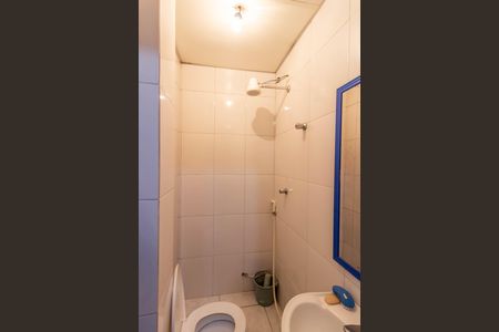 Casa à venda com 250m², 3 quartos e 6 vagas Casa à venda com 250m², 3 quartos e 6 vagasBanheiro de Serviço