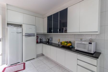 Casa à venda com 250m², 3 quartos e 6 vagas Casa à venda com 250m², 3 quartos e 6 vagasCozinha