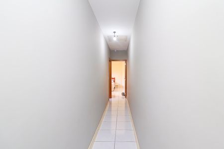 Casa à venda com 250m², 3 quartos e 6 vagasCorredor