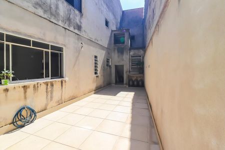 Casa à venda com 250m², 3 quartos e 6 vagasQuintal