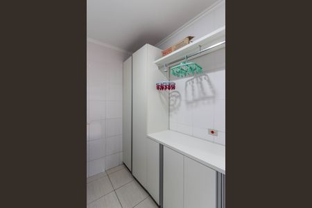 Casa à venda com 250m², 3 quartos e 6 vagas Casa à venda com 250m², 3 quartos e 6 vagasÁrea de Serviço