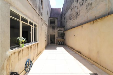 Casa à venda com 250m², 3 quartos e 6 vagasQuintal