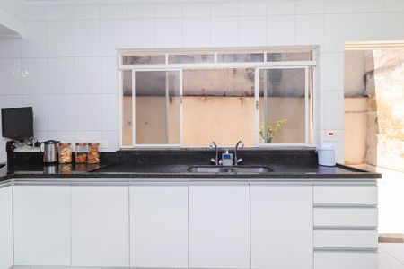 Casa à venda com 250m², 3 quartos e 6 vagasCozinha