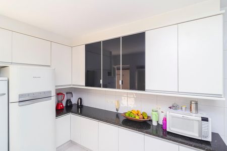 Casa à venda com 250m², 3 quartos e 6 vagasCozinha - Armários