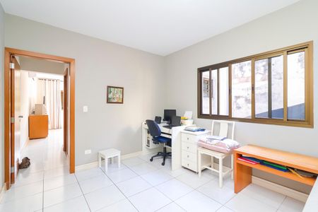 Casa à venda com 250m², 3 quartos e 6 vagasEscritório