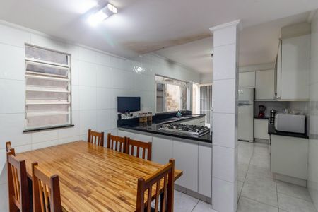 Casa à venda com 250m², 3 quartos e 6 vagas Casa à venda com 250m², 3 quartos e 6 vagasCozinha
