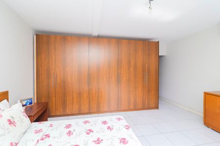 Casa à venda com 250m², 3 quartos e 6 vagasQuarto 1 - Suíte