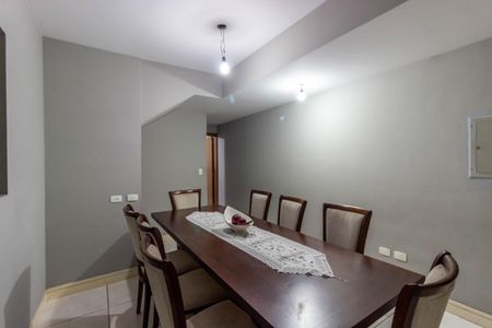 Casa à venda com 250m², 3 quartos e 6 vagas Casa à venda com 250m², 3 quartos e 6 vagasSala de Jantar