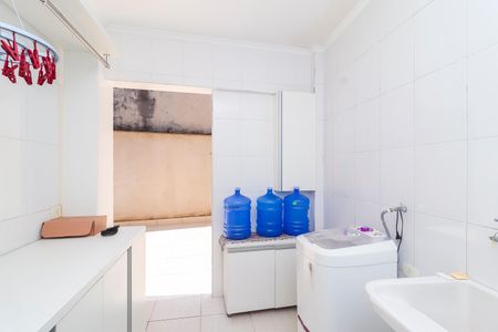 Casa à venda com 250m², 3 quartos e 6 vagasÁrea de Serviço