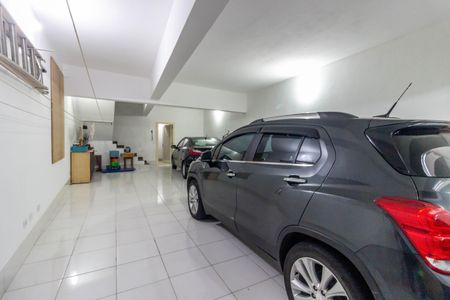 Casa à venda com 250m², 3 quartos e 6 vagas Casa à venda com 250m², 3 quartos e 6 vagasGaragem