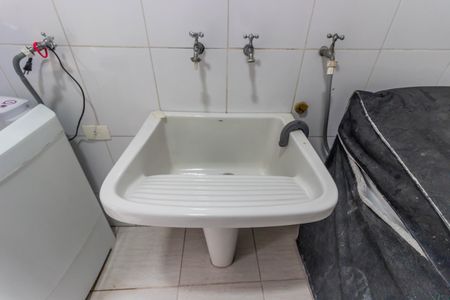 Casa à venda com 250m², 3 quartos e 6 vagas Casa à venda com 250m², 3 quartos e 6 vagasÁrea de Serviço