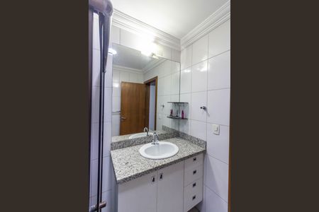 Casa à venda com 250m², 3 quartos e 6 vagas Casa à venda com 250m², 3 quartos e 6 vagasBanheiro 2