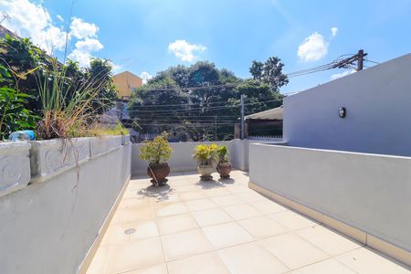 Casa à venda com 250m², 3 quartos e 6 vagasSacada da Sala