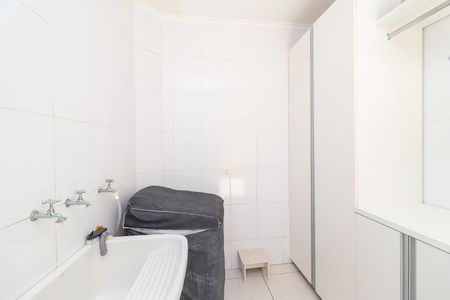 Casa à venda com 250m², 3 quartos e 6 vagasÁrea de Serviço