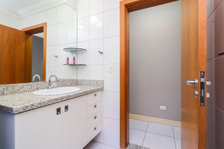 Casa à venda com 250m², 3 quartos e 6 vagasBanheiro Social
