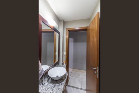 Casa à venda com 250m², 3 quartos e 6 vagas Casa à venda com 250m², 3 quartos e 6 vagasBanheiro 1