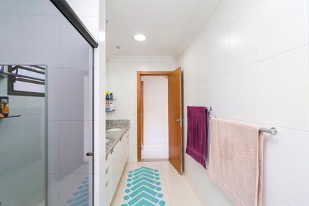 Casa à venda com 250m², 3 quartos e 6 vagasBanheiro da Suíte 1