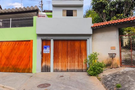 Casa à venda com 250m², 3 quartos e 6 vagasFachada