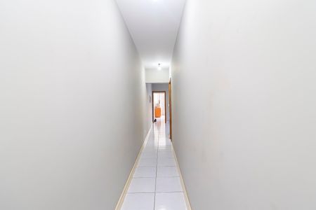 Casa à venda com 250m², 3 quartos e 6 vagasCorredor