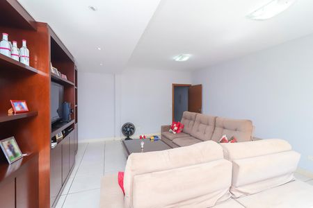 Casa à venda com 250m², 3 quartos e 6 vagasSala