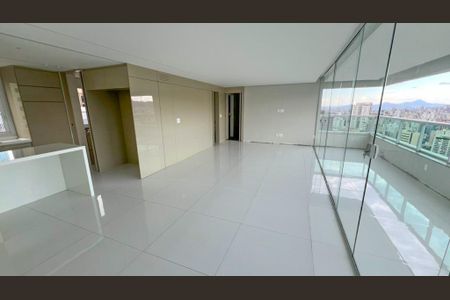 Apartamento para alugar com 130m², 3 quartos e 4 vagasSala