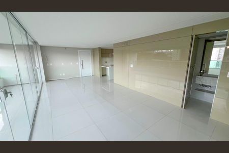 Apartamento para alugar com 130m², 3 quartos e 4 vagasSala