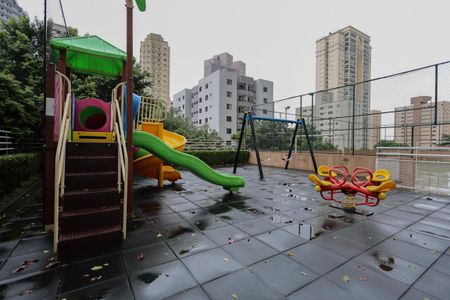 Apartamento à venda com 150m², 3 quartos e 2 vagas Apartamento à venda com 150m², 3 quartos e 2 vagasÁrea comum - Playground