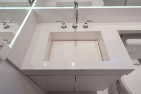 Apartamento à venda com 150m², 3 quartos e 2 vagas Apartamento à venda com 150m², 3 quartos e 2 vagasBanheiro da Suíte 2