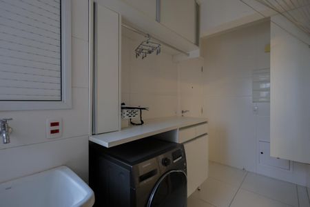 Apartamento à venda com 150m², 3 quartos e 2 vagas Apartamento à venda com 150m², 3 quartos e 2 vagasÁrea de serviço