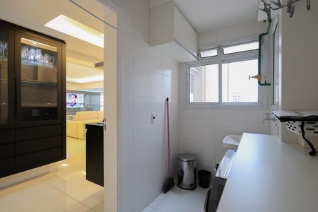 Apartamento à venda com 150m², 3 quartos e 2 vagas Apartamento à venda com 150m², 3 quartos e 2 vagasÁrea de serviço