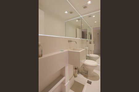 Apartamento à venda com 150m², 3 quartos e 2 vagas Apartamento à venda com 150m², 3 quartos e 2 vagasLavabo