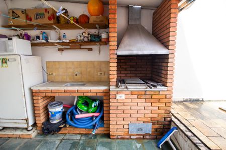 Casa para alugar com 240m², 4 quartos e 3 vagasQuintal