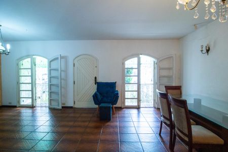 Casa para alugar com 240m², 4 quartos e 3 vagasSala