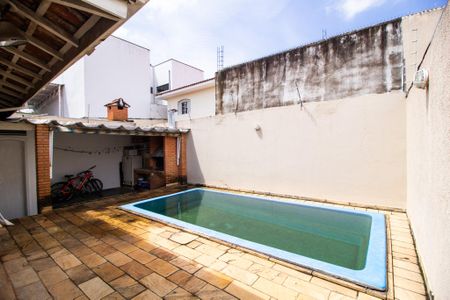 Casa para alugar com 240m², 4 quartos e 3 vagasQuintal