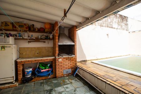 Casa para alugar com 240m², 4 quartos e 3 vagasQuintal