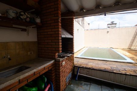 Casa para alugar com 240m², 4 quartos e 3 vagasQuintal