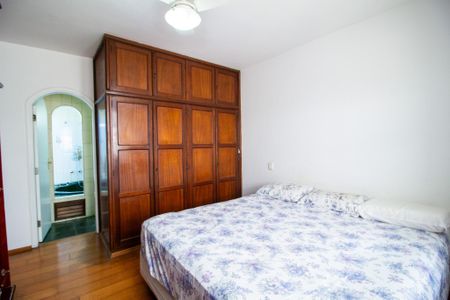 Casa para alugar com 240m², 4 quartos e 3 vagasSuíte