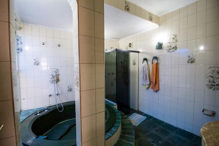 Casa para alugar com 240m², 4 quartos e 3 vagasBanheiro da Suíte