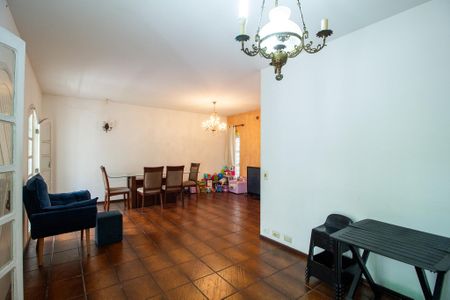 Casa para alugar com 240m², 4 quartos e 3 vagasSala