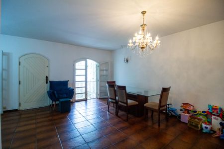 Casa para alugar com 240m², 4 quartos e 3 vagasSala