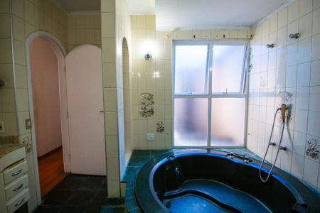 Casa para alugar com 240m², 4 quartos e 3 vagasBanheiro da Suíte