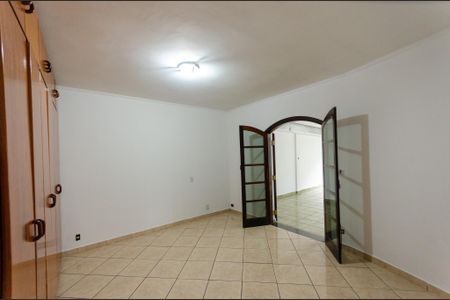 Casa para alugar com 300m², 5 quartos e 3 vagas Casa para alugar com 300m², 5 quartos e 3 vagasSuíte - casa 1