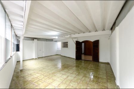 Casa para alugar com 300m², 5 quartos e 3 vagas Casa para alugar com 300m², 5 quartos e 3 vagasVaranda da suíte - casa 1