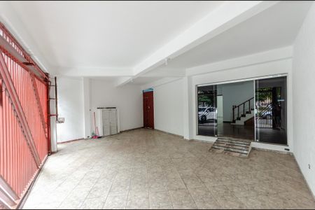 Casa para alugar com 300m², 5 quartos e 3 vagas Casa para alugar com 300m², 5 quartos e 3 vagasGaragem