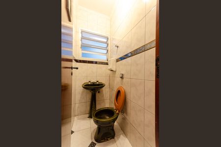 Casa para alugar com 300m², 5 quartos e 3 vagas Casa para alugar com 300m², 5 quartos e 3 vagasLavabo - casa 1