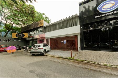 Casa para alugar com 300m², 5 quartos e 3 vagas Casa para alugar com 300m², 5 quartos e 3 vagasFachada