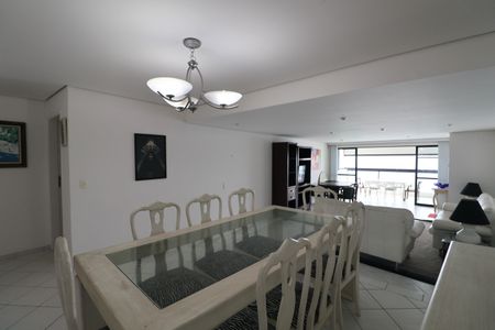 Apartamento para alugar com 180m², 4 quartos e 2 vagasSala